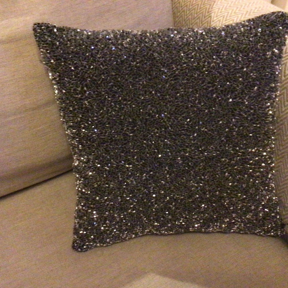 Decorative throw pillow